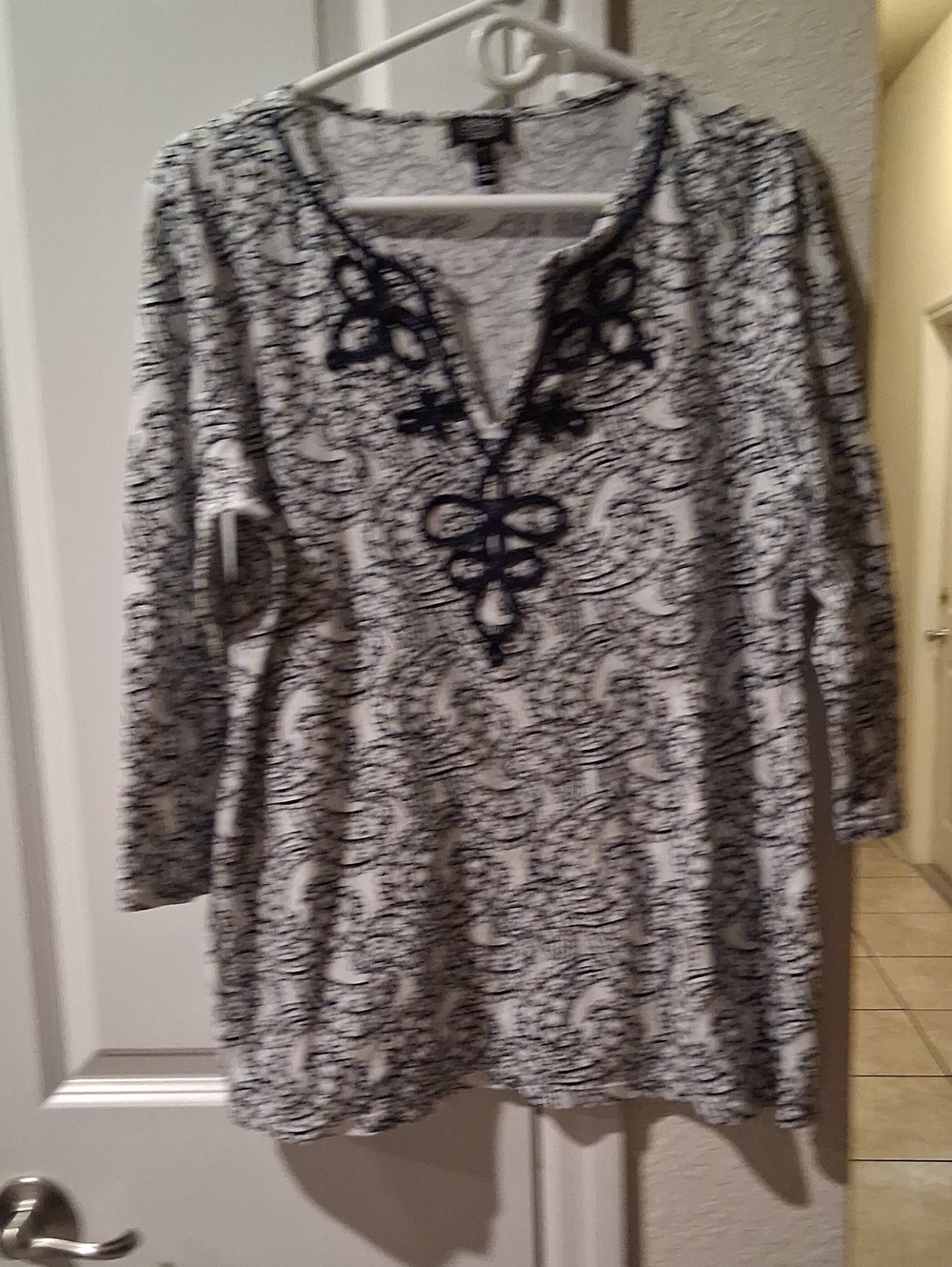 Jones New York Black & White Paisley V-Neck Tunic with Embroidered Detail
